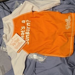 NWT UV skinz rash guard